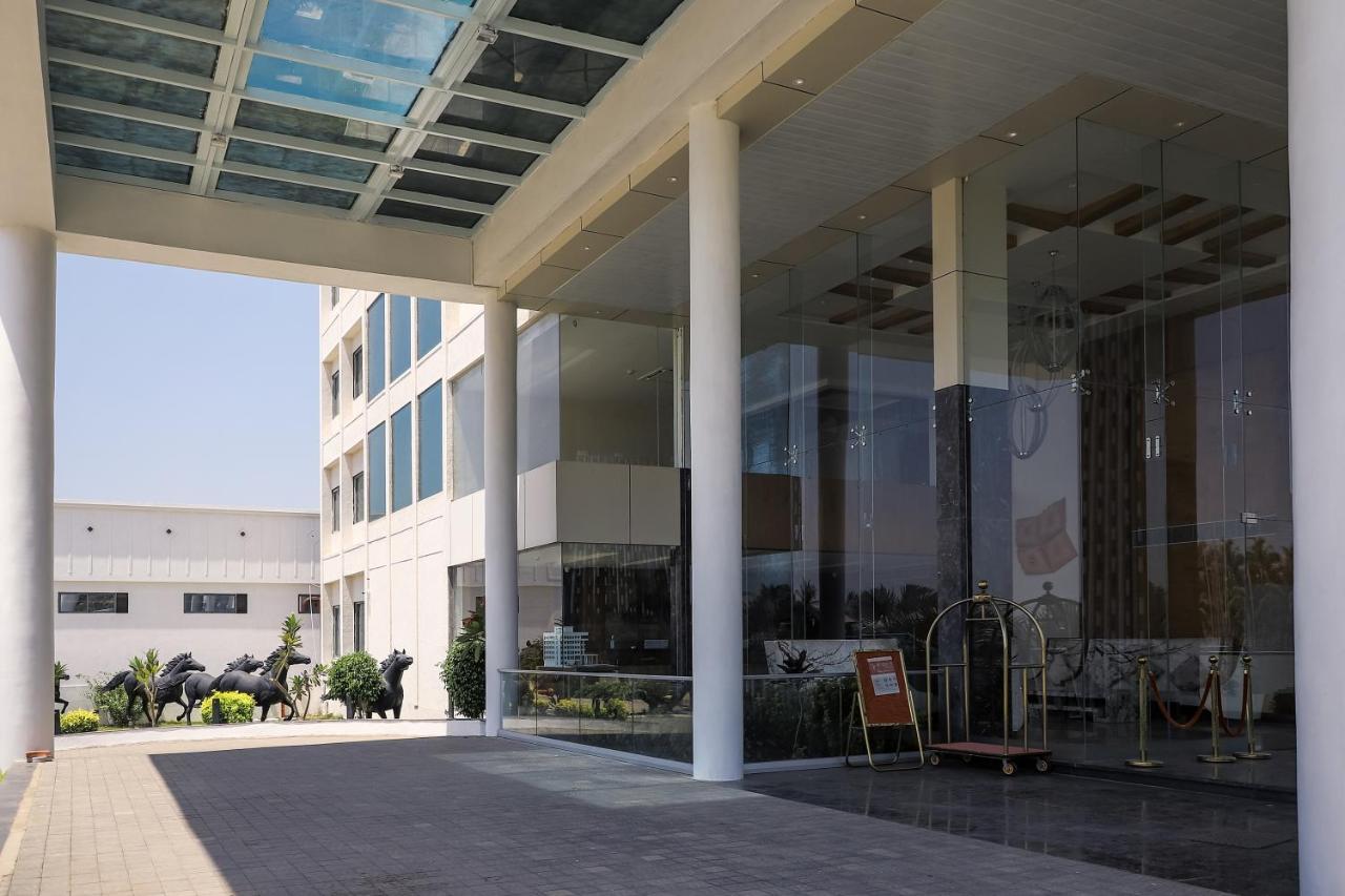 Regenta Central Somnath, Bhalpara Zewnętrze zdjęcie