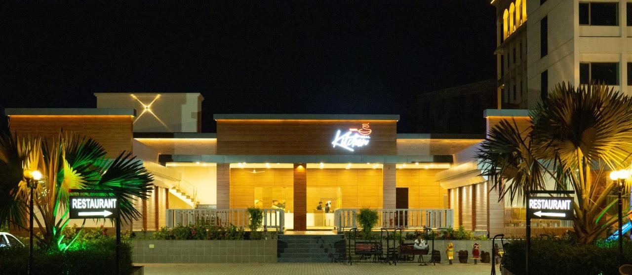 Regenta Central Somnath, Bhalpara Zewnętrze zdjęcie